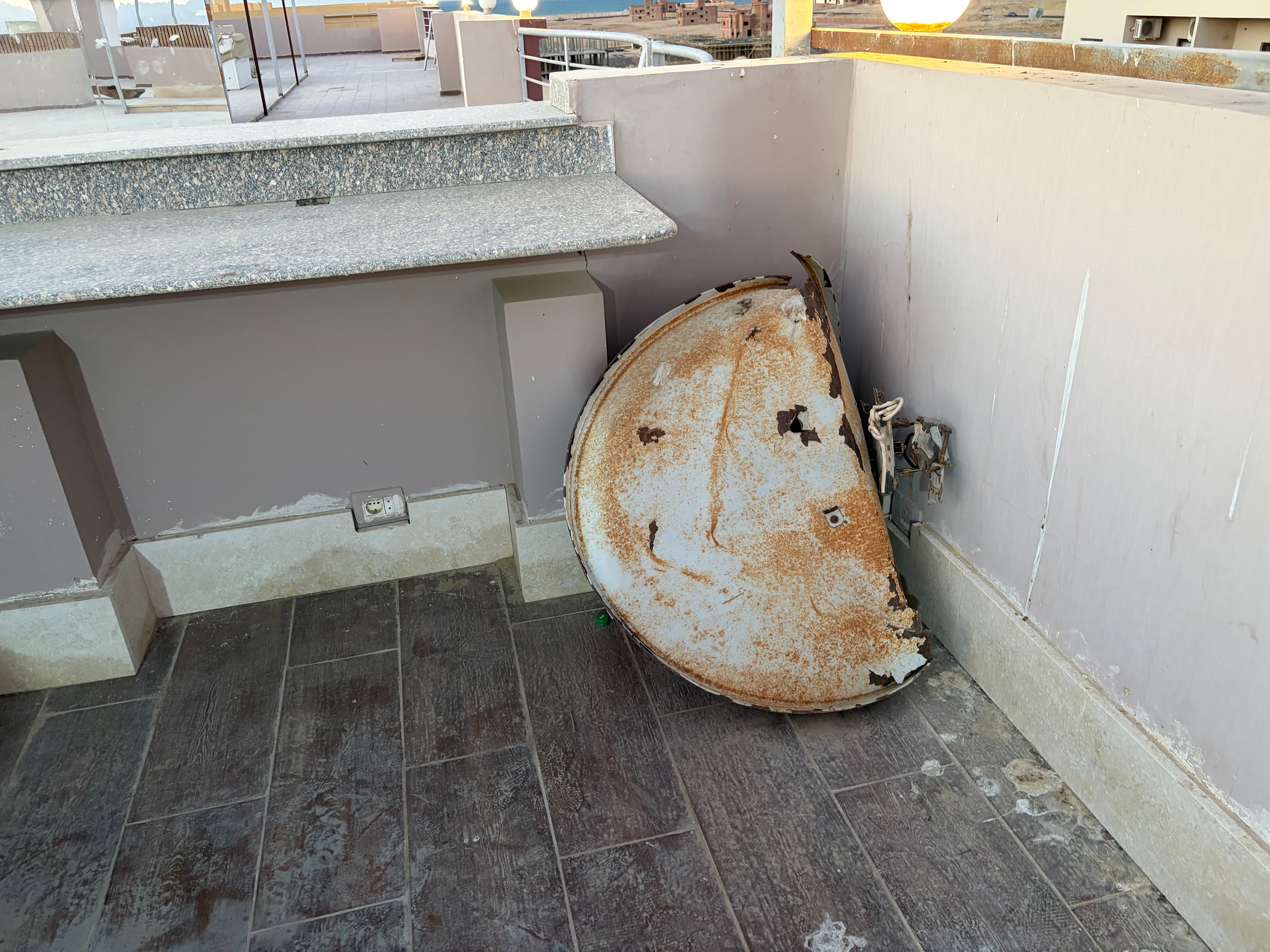 Rooftop adult relaxation zone — reality owner photo 15